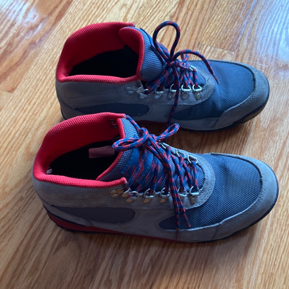 Womens Danner hiking boots size 8